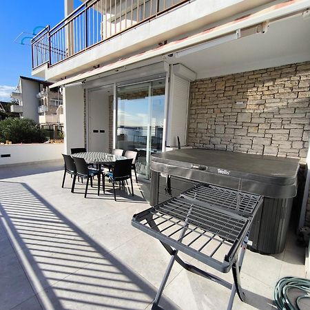 Donji Okrug  Astramaris Apartments מראה חיצוני תמונה